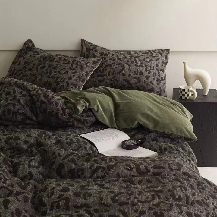 Milk fiber fleece bedding set, geometric design
