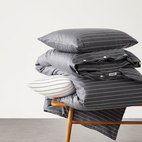 Long-staple cotton duvet cover with stripe pattern