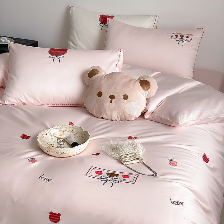 Cartoon bedding made from long-staple cotton