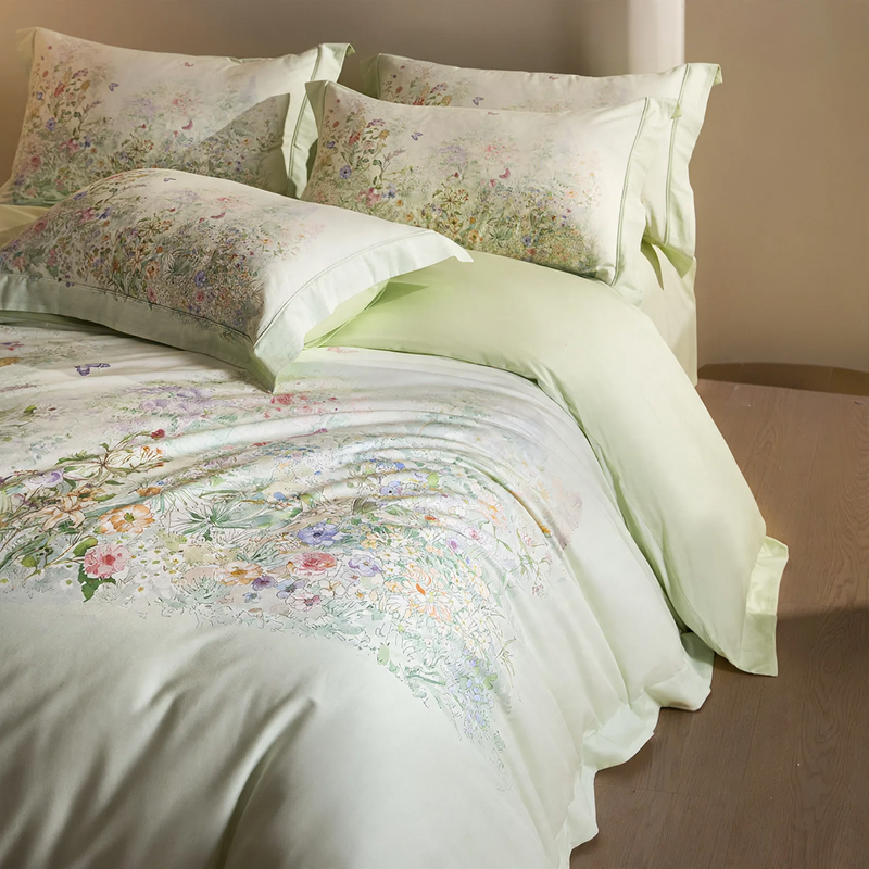 Cotton bedding set with floral pattern