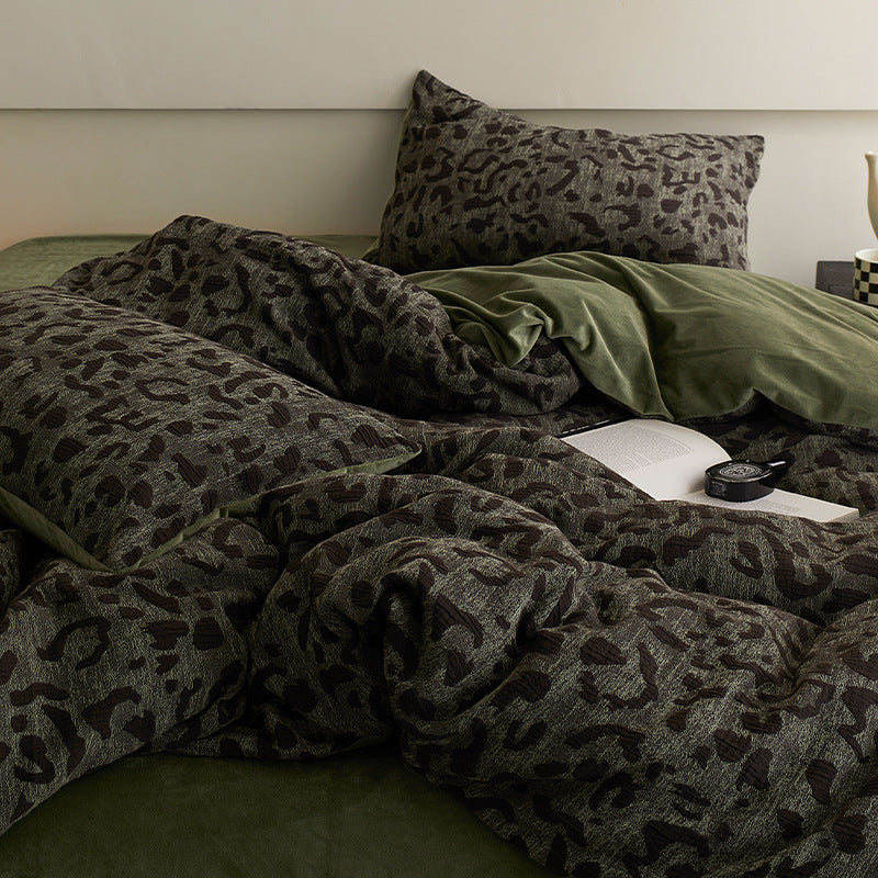 Milk fiber fleece bedding set, geometric design