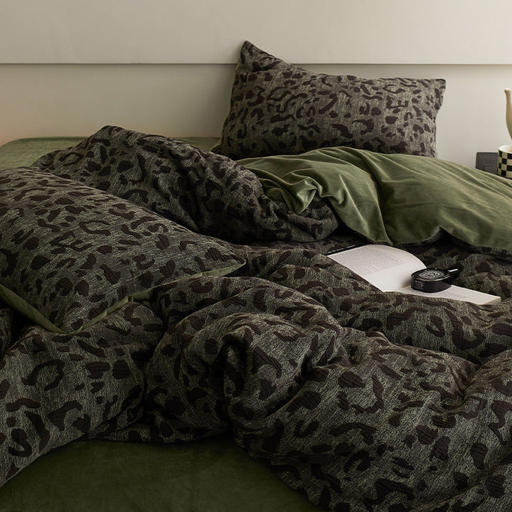 Milk fiber fleece bedding set, geometric design