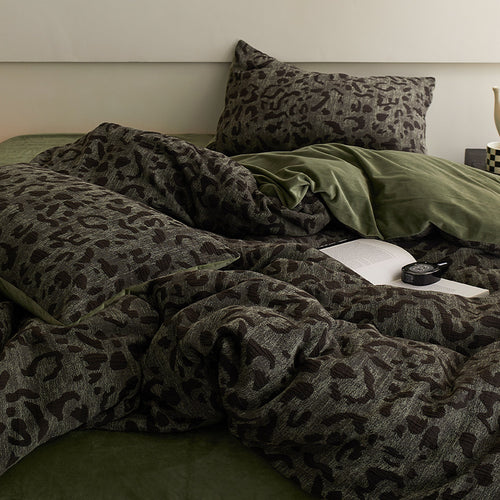 Milk fiber fleece bedding set, geometric design