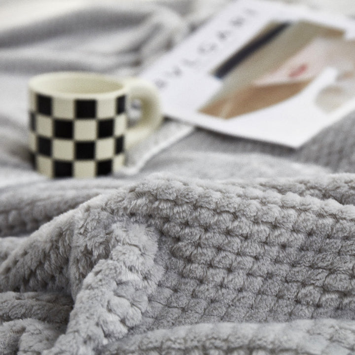 Fluffy flannel blanket with waffle structure