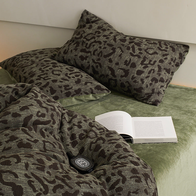 Milk fiber fleece bedding set, geometric design