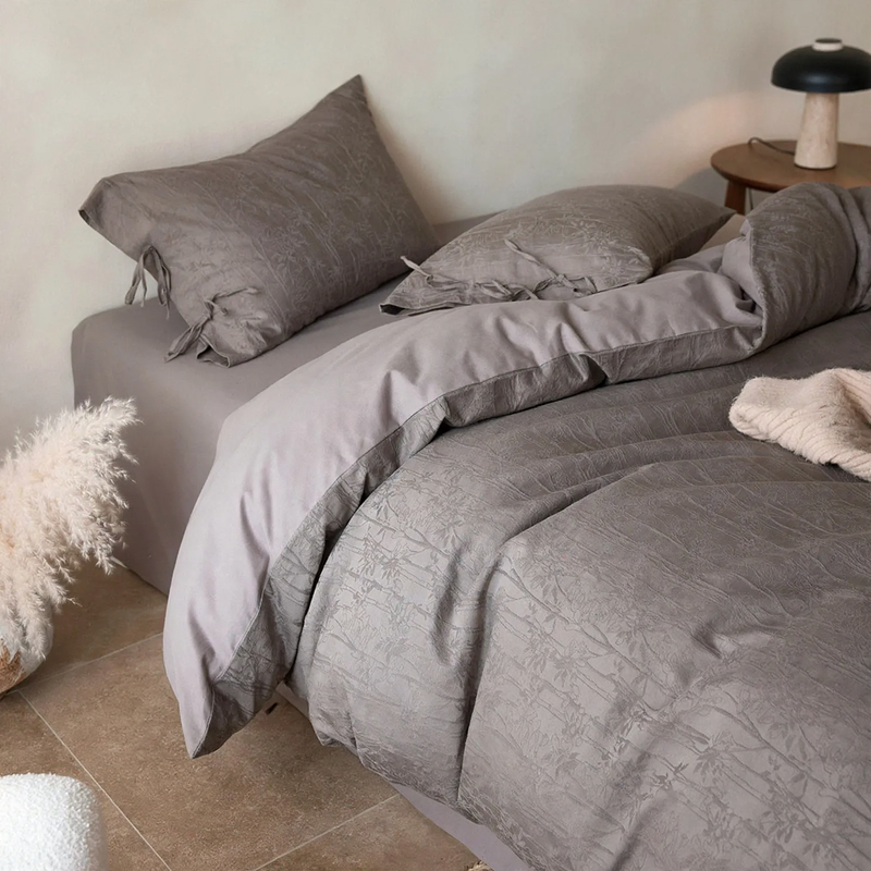 Bedding set made of pure cotton with relief structure