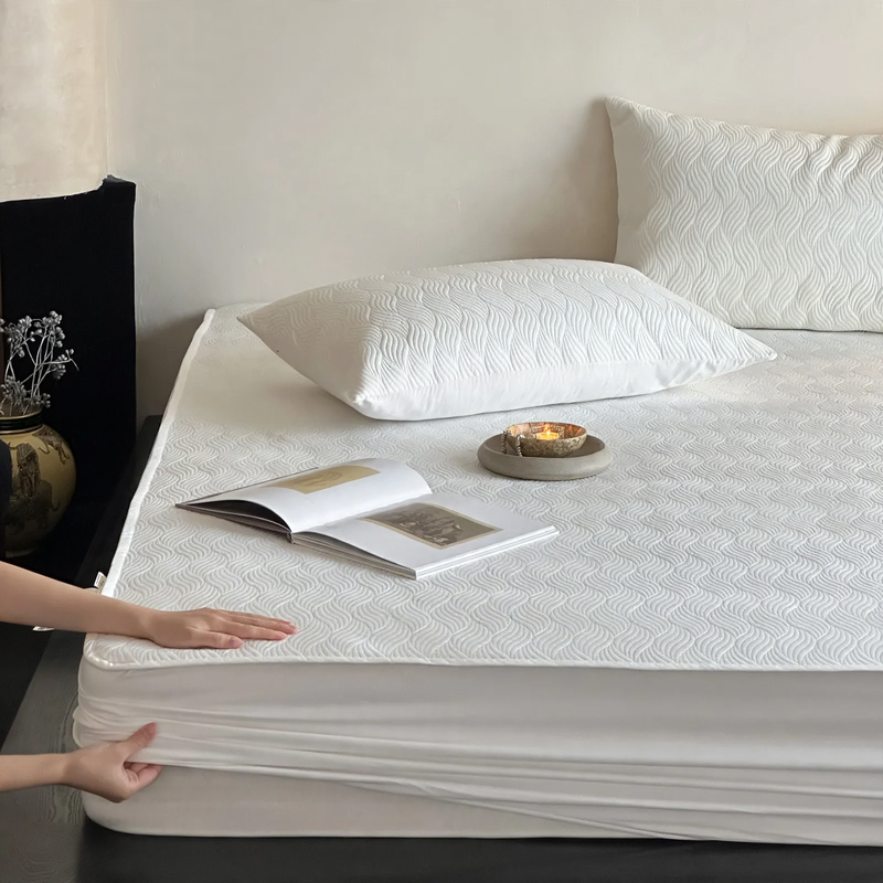 Cotton fitted sheet with padding