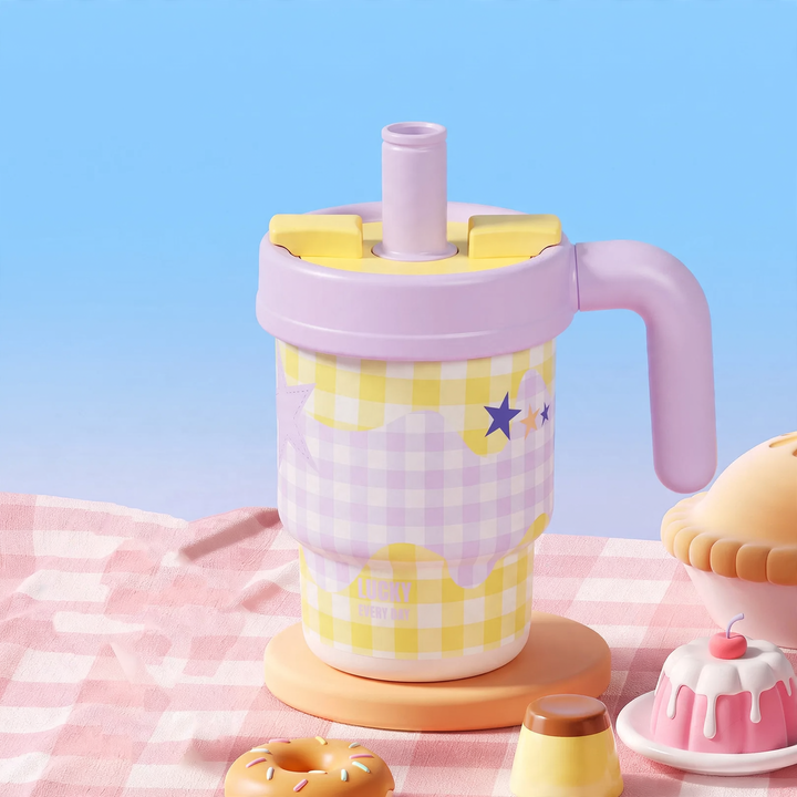 Children's thermos bottle with suction cup and straw