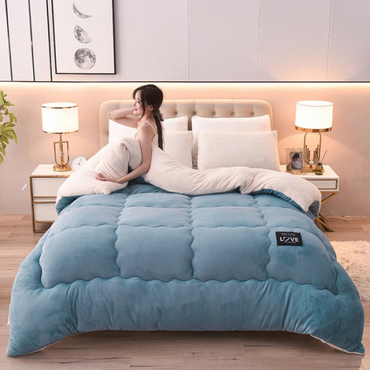 Winter duvet with polyester filling