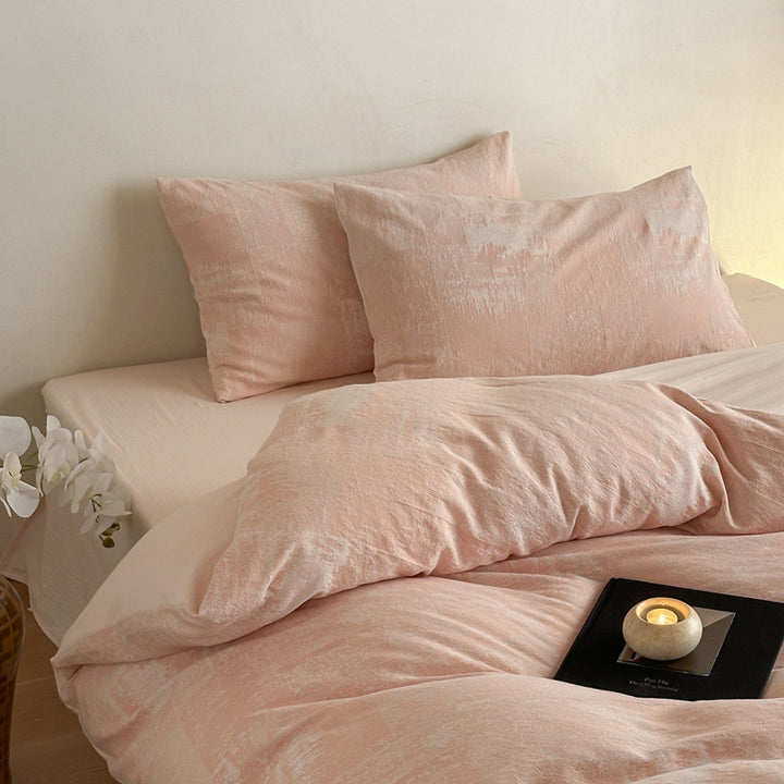Cotton bedding set with floral pattern, modern