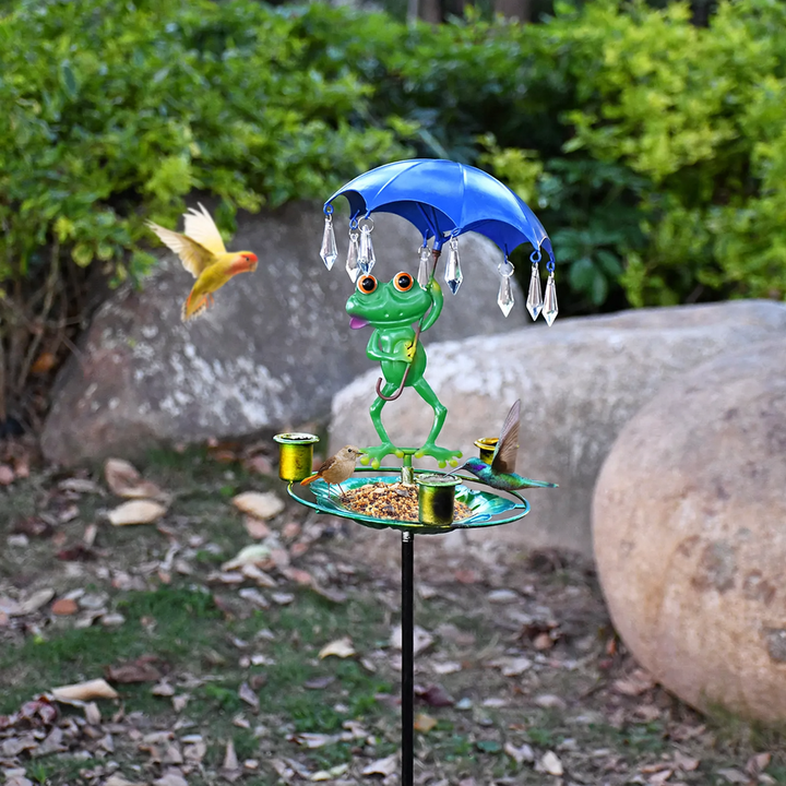 Decorative frog birdbath made of iron for hanging