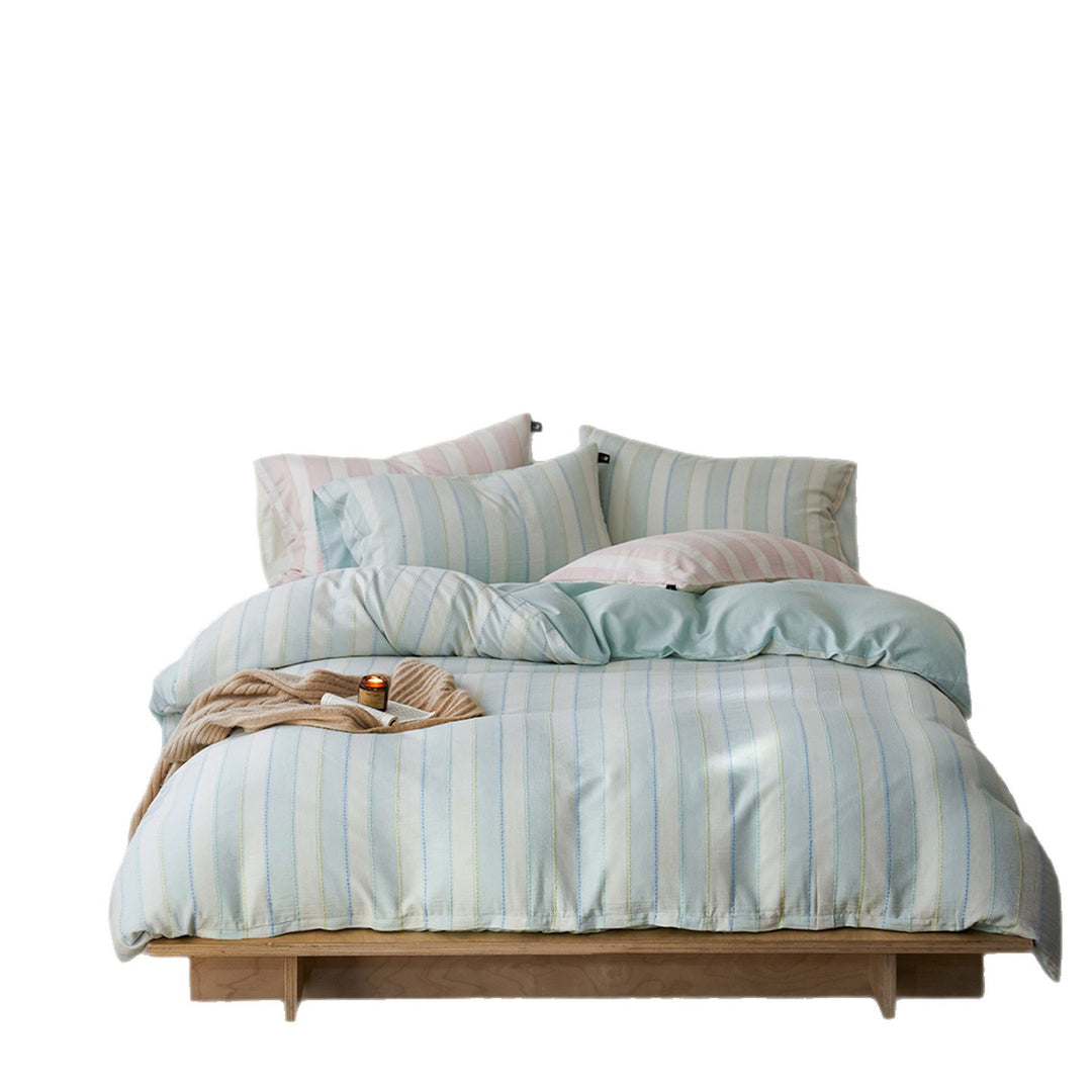 Cotton bedding set with stripe pattern