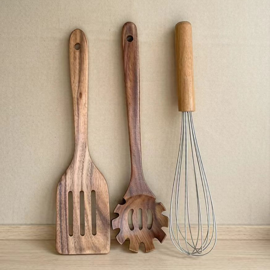 Wooden cooking utensils, various shapes