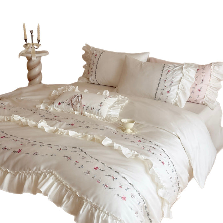 Bedding made of long-staple cotton with embroidery
