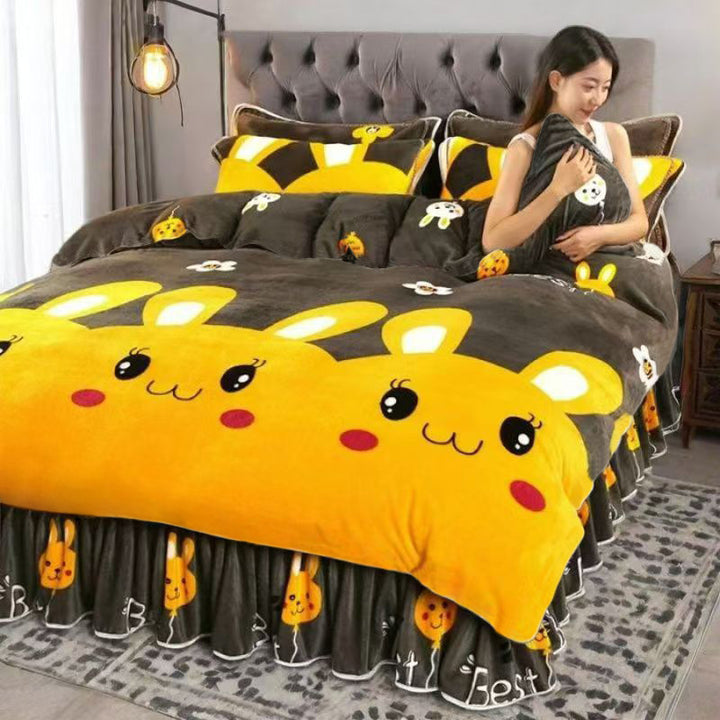Thick milk fiber duvet with floral pattern