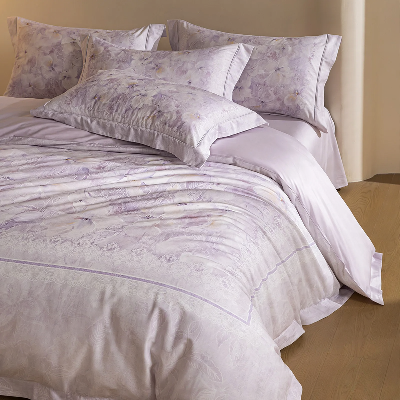 Cotton bedding set with floral pattern