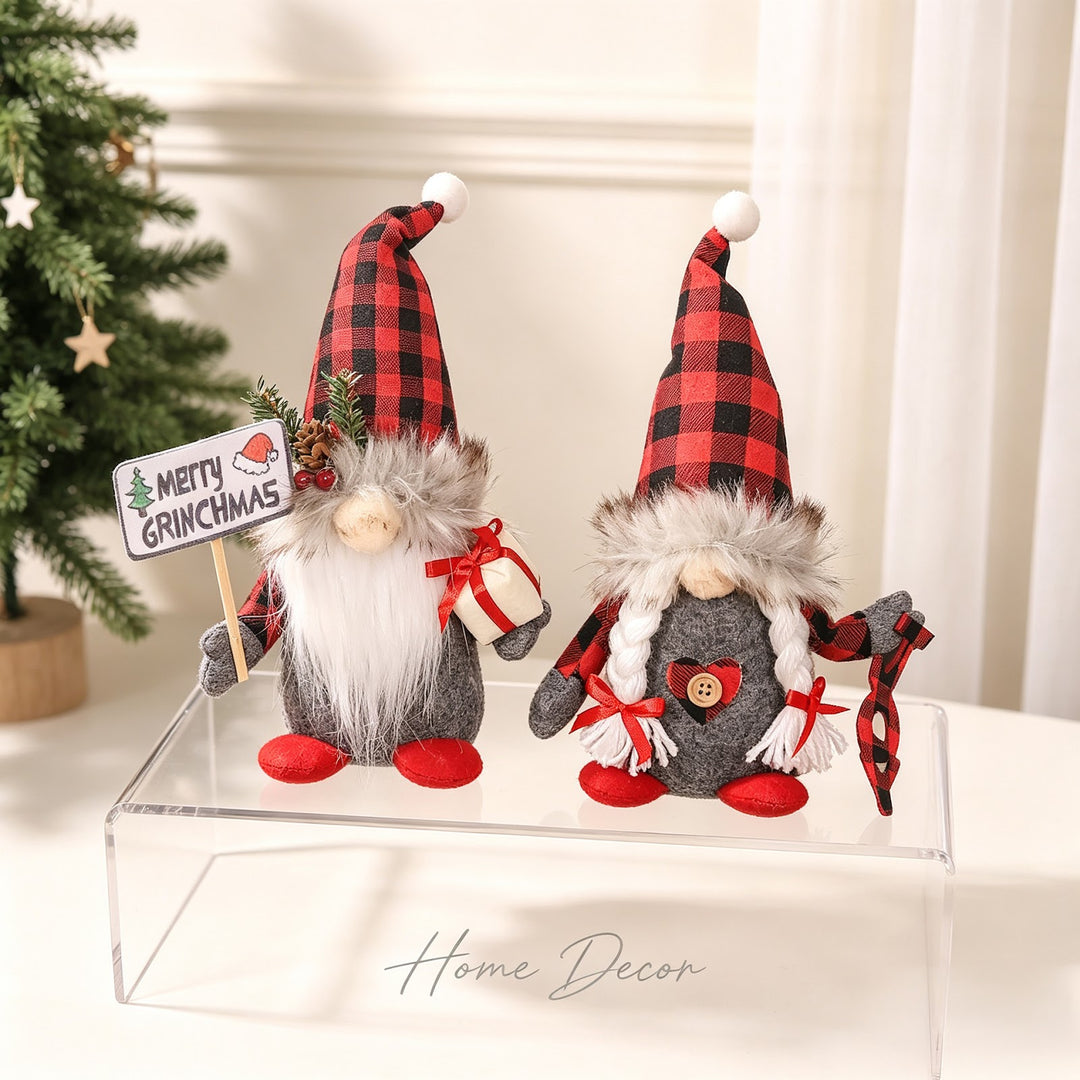 Gnome figure with red-black checkered hat
