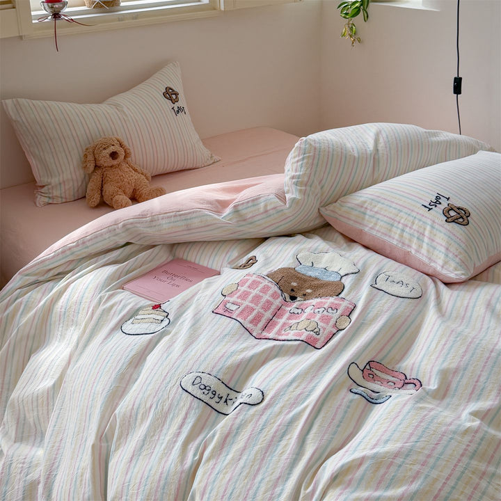 Playful cotton bedding set with embroidery