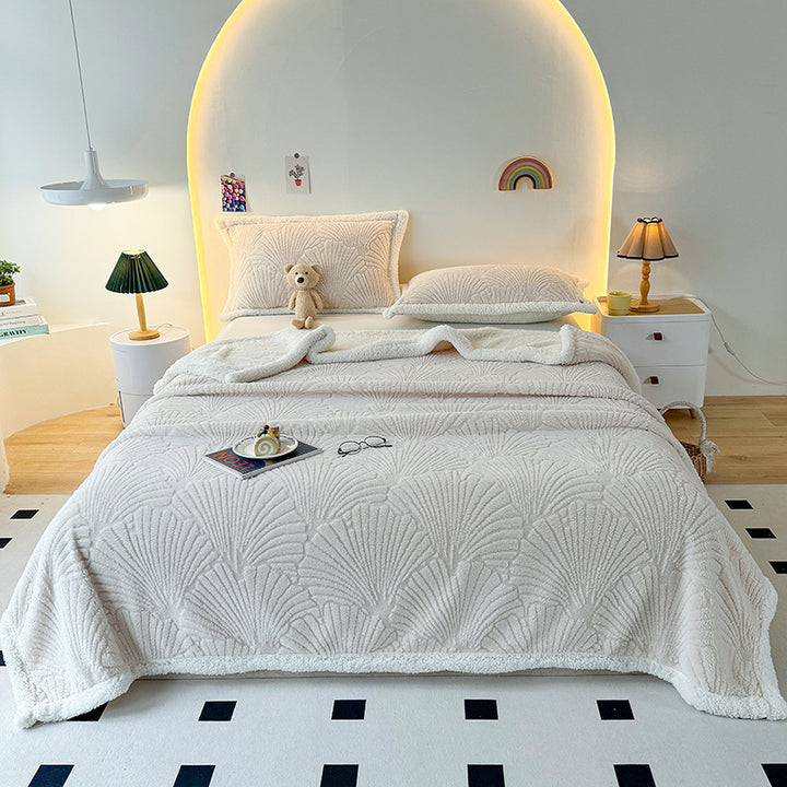 Double-sided milk fiber fleece blanket, versatile to use