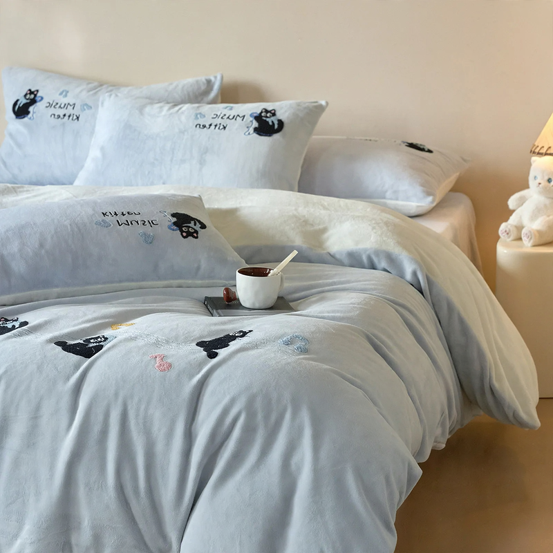Bedding set, 4 pieces, milk fiber, cat pattern
