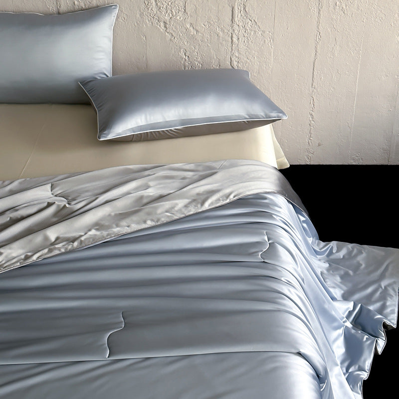 Silk summer duvet with mulberry silk filling