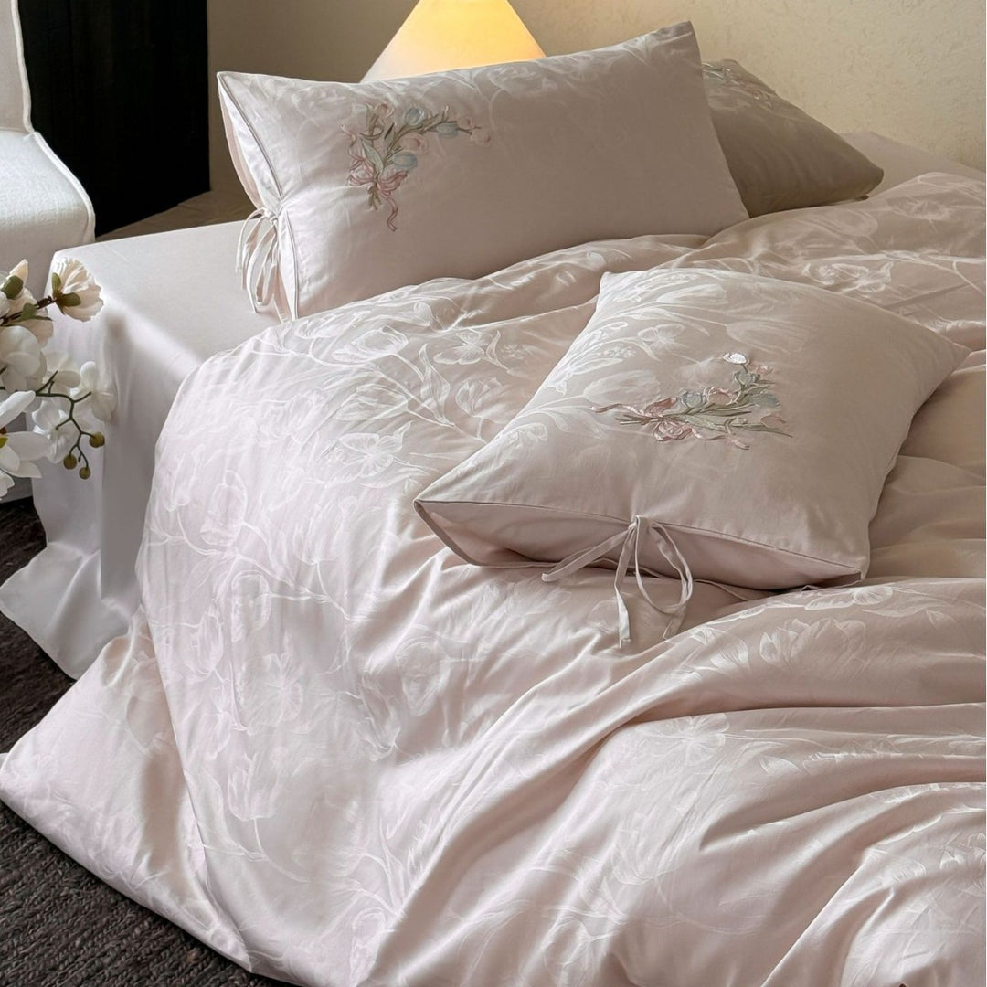 Cotton bed linen with floral embroidery