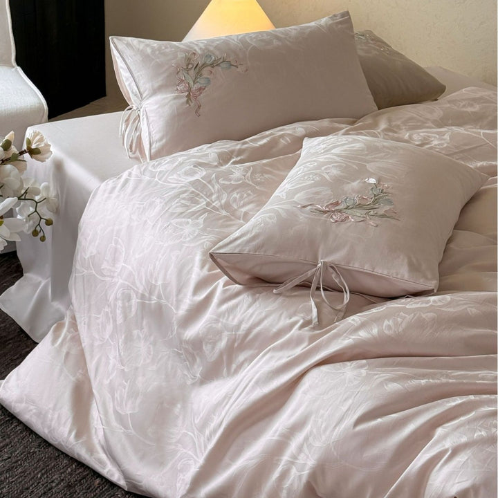 Cotton bed linen with floral embroidery
