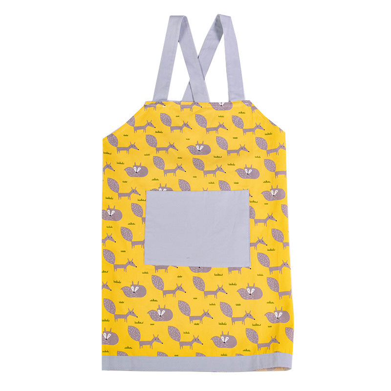 Kitchen apron with patch pocket and adjustable straps