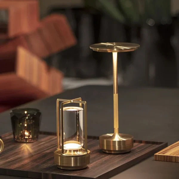 BowLift | Bailey Table Lamp