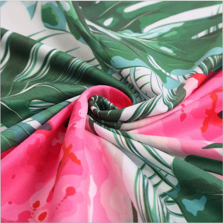 Beach towel with tropical flamingo design Bowlift