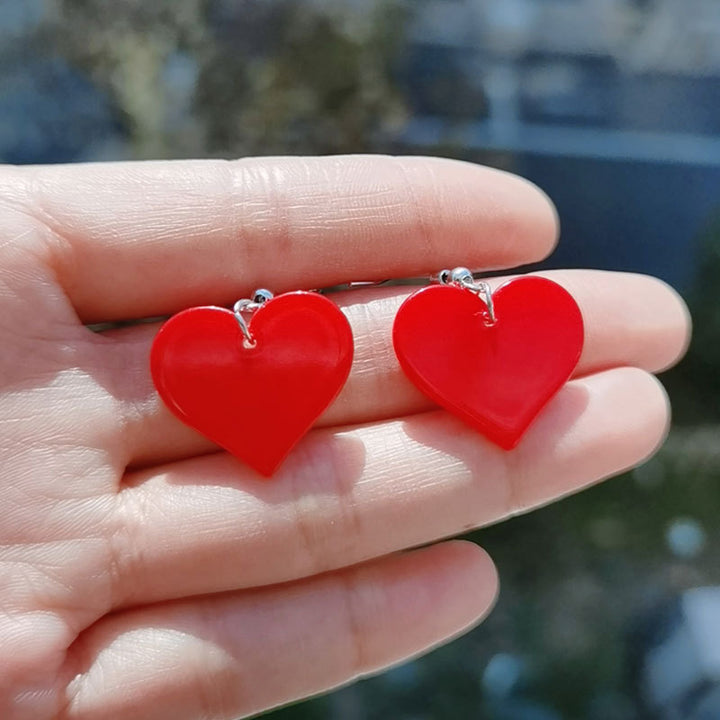 Charming Heart-Shaped Dangle Earrings Bowlift