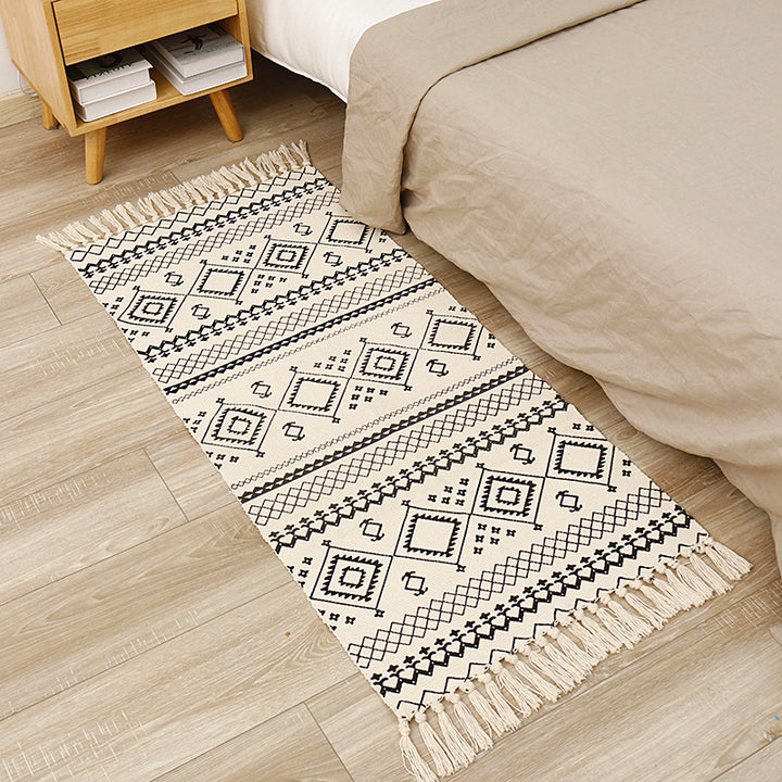 Flat-woven cotton runner with graphic stripe pattern and fringes Bowlift
