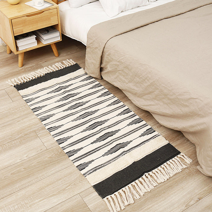 Flat-woven cotton runner with graphic stripe pattern and fringes Bowlift