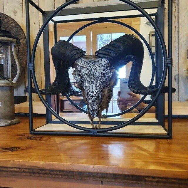 BowLift | Carved Ram Skull