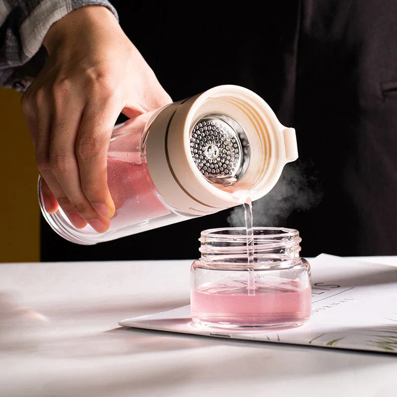 BowLift | Double-walled glass bottle with tea strainer and infuser