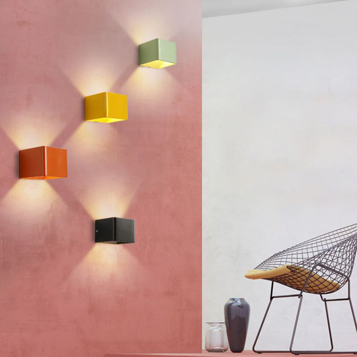 BowLift | OrrSquare – Modern square wall lamp for stylish lighting