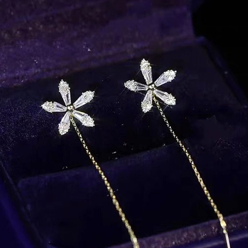 BowLift | Shiny Diamond Flower Earrings