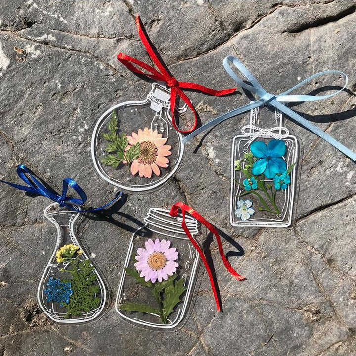 BowLift | Beautiful Transparent Dried Flower Bookmarks