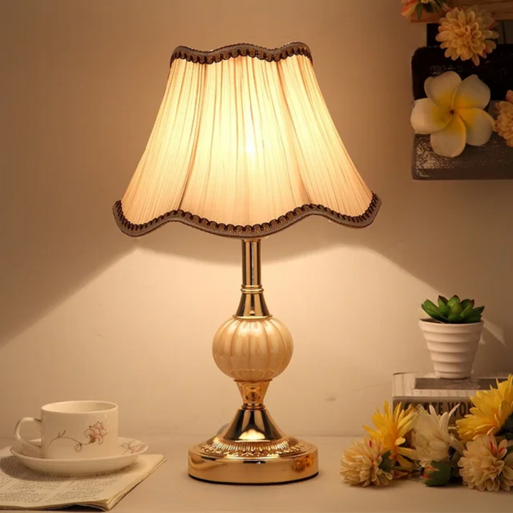 BowLift | Quixy – Vintage Scandinavian Table Lamp for Bedroom or Living Room