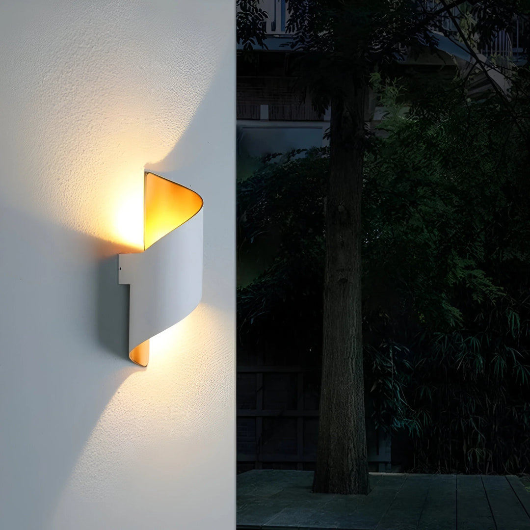 LumiTwist – Modern Twisted LED Wall Light