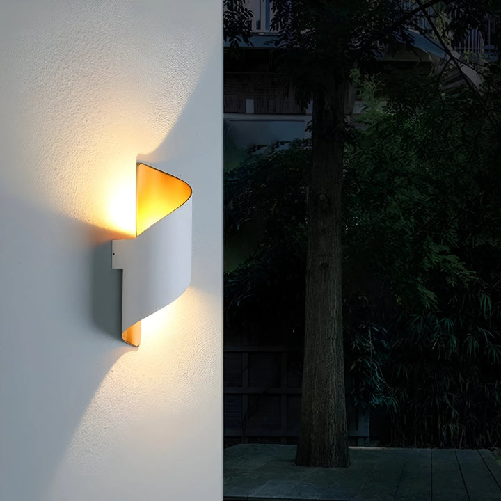 LumiTwist – Modern Twisted LED Wall Light