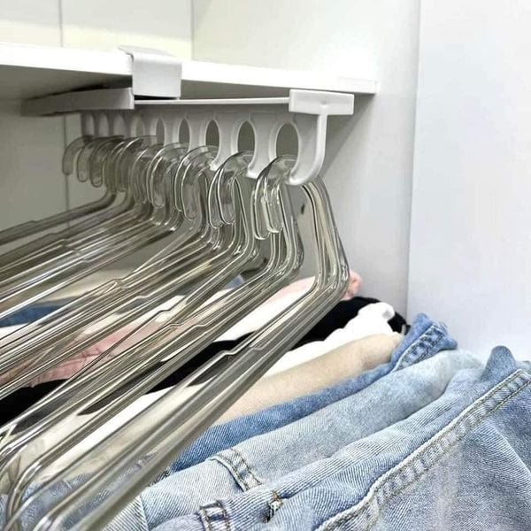 BowLift | Navobi - Pull-out clothes rack - No more clutter in the wardrobe!
