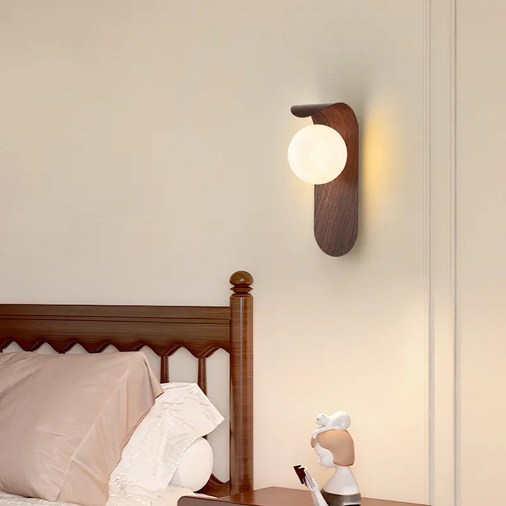 BowLift | LuxeWood – Chic Walnut Wall Lamp for Unique Ambiances