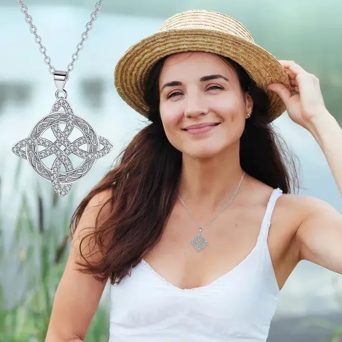 BowLift | WitchKnot Necklace