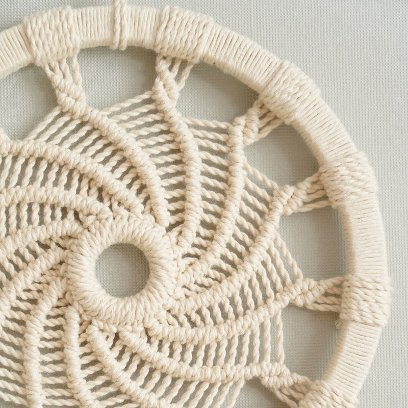 BowLift | Nordic Style Circular Hand-Woven Wall Tapestry with Leaf Pattern