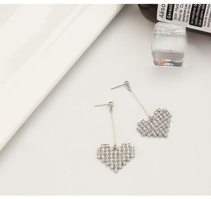 Heart-Shaped Dangle Earrings Bowlift