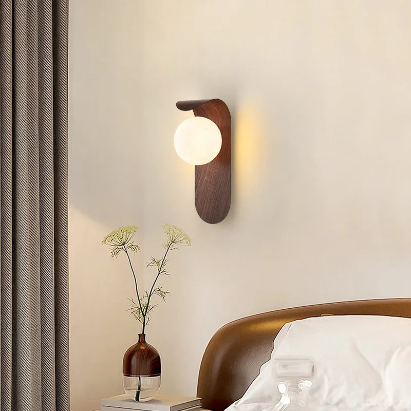 BowLift | LuxeWood – Chic Walnut Wall Lamp for Unique Ambiances