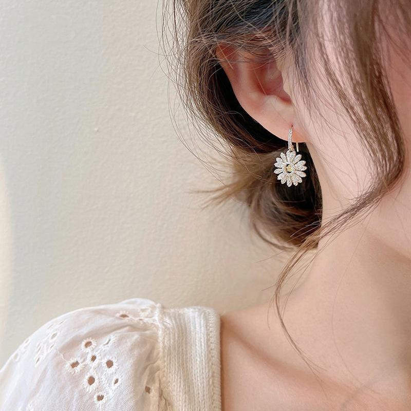 BowLift | Vintage Flower Pendant Earrings