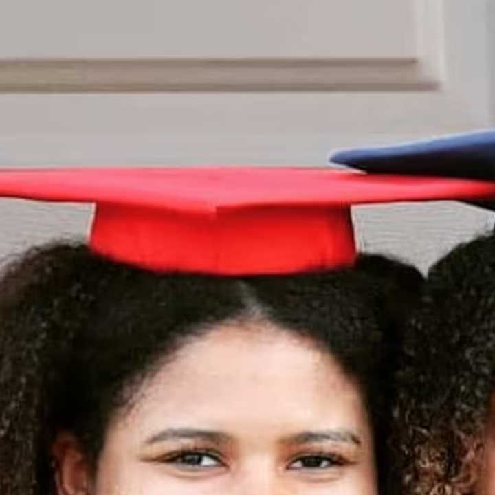 BowLift | Graduation Cap Holder