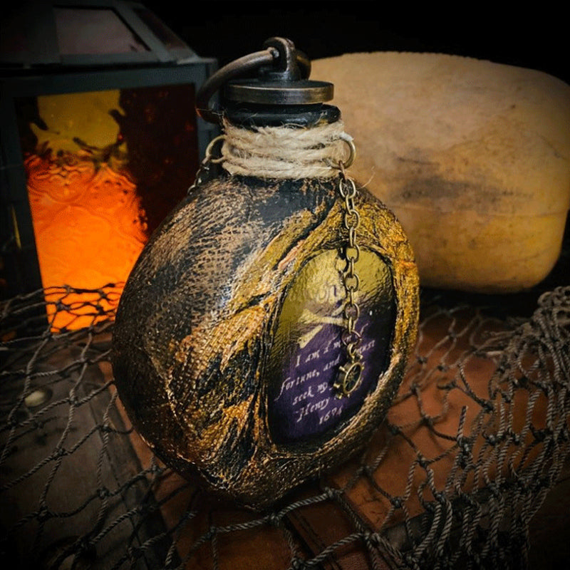 Skull Pirate Rum Bottle made of Resin | Bowlift